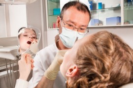 Чистка зубов - профессиональная гигиена полости рта