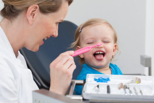 Почему для наших детей стоматологи ассоциируются с негативом?
